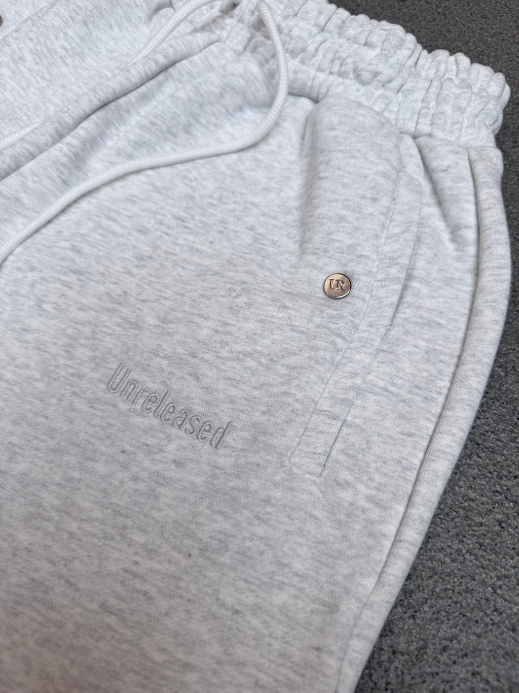 HEAVYWEIGHT SWEATPANTS (GREY)