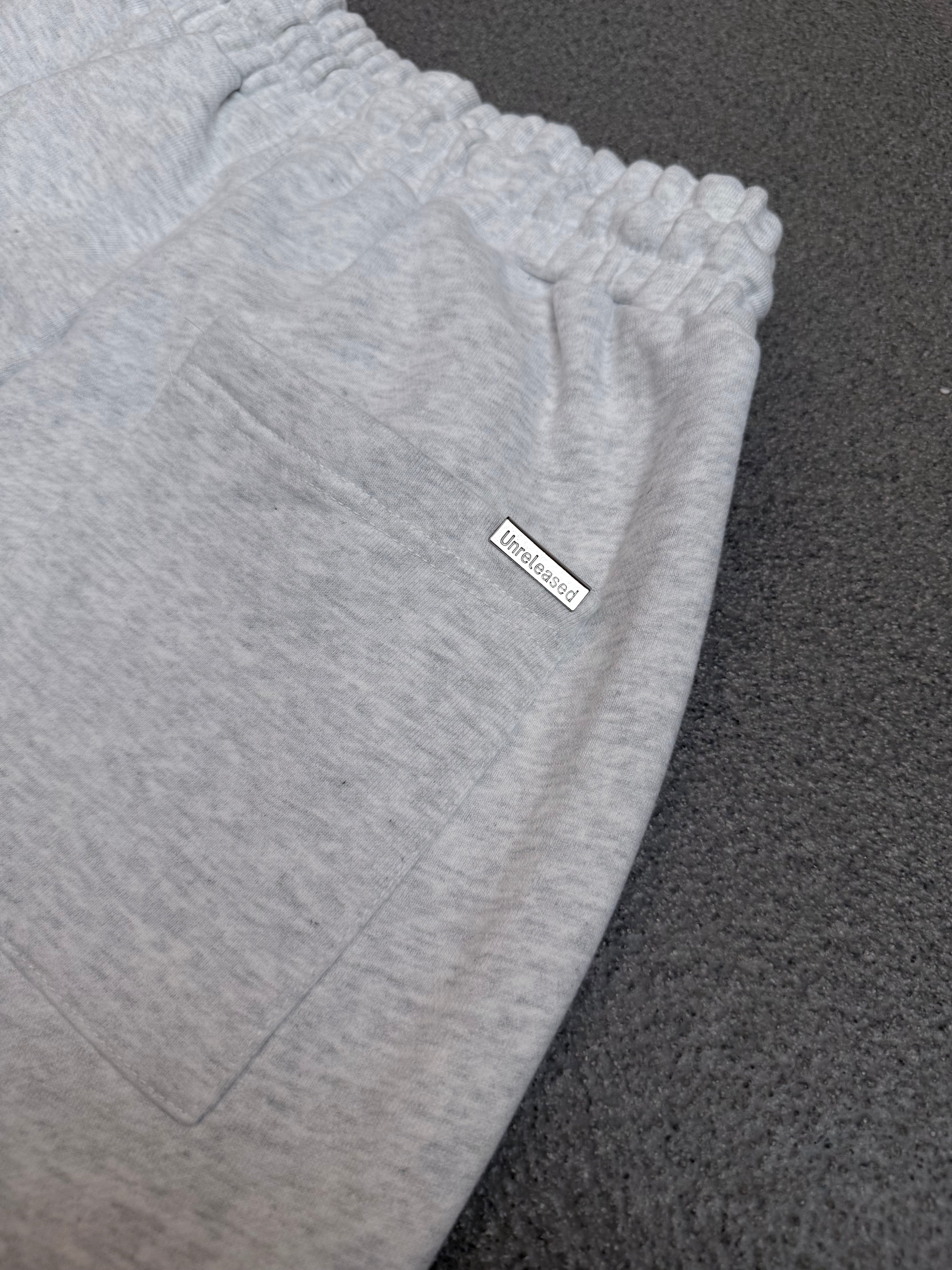 HEAVYWEIGHT SWEATPANTS (GREY)