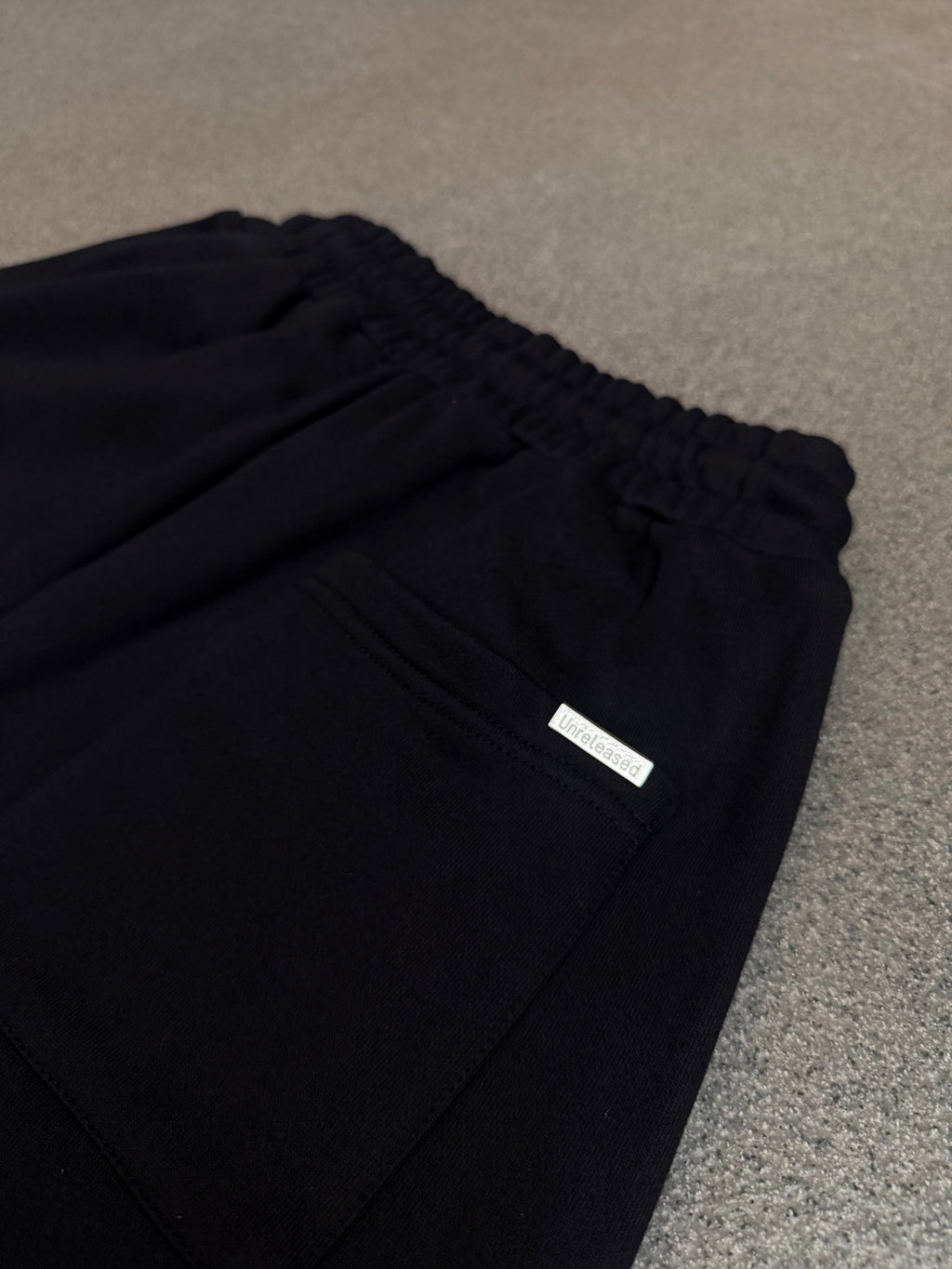 HEAVYWEIGHT SWEATPANTS (BLACK)