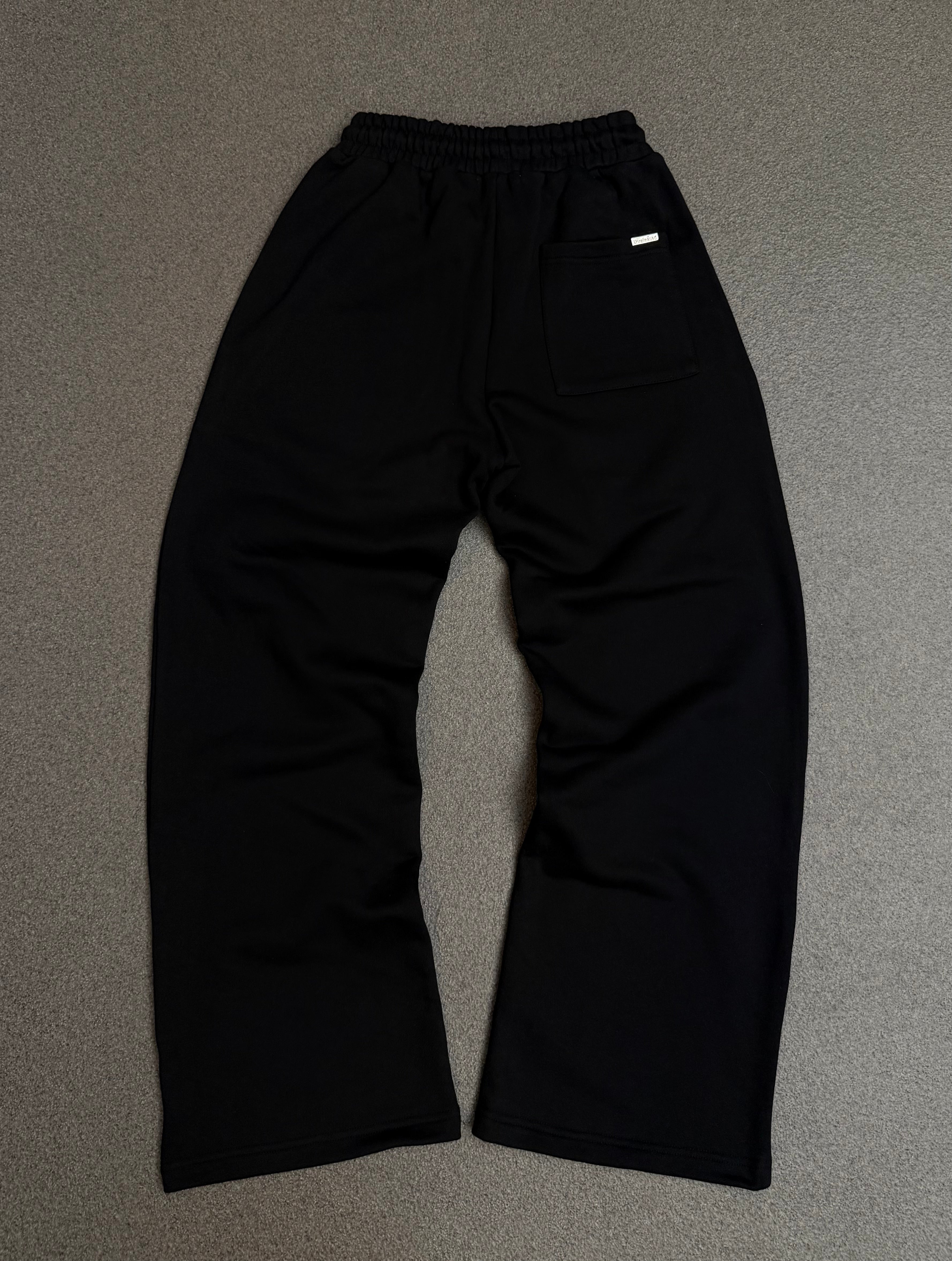 HEAVYWEIGHT SWEATPANTS (BLACK)